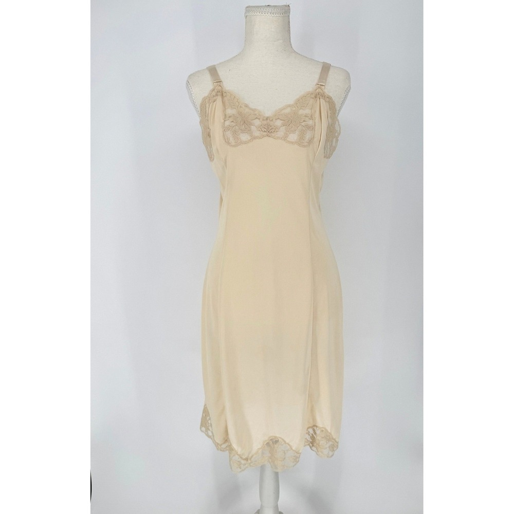 Vintage Ivory 100% Nylon Lace Full Slip M Cottagecore Romantic Lingerie Dainty‎